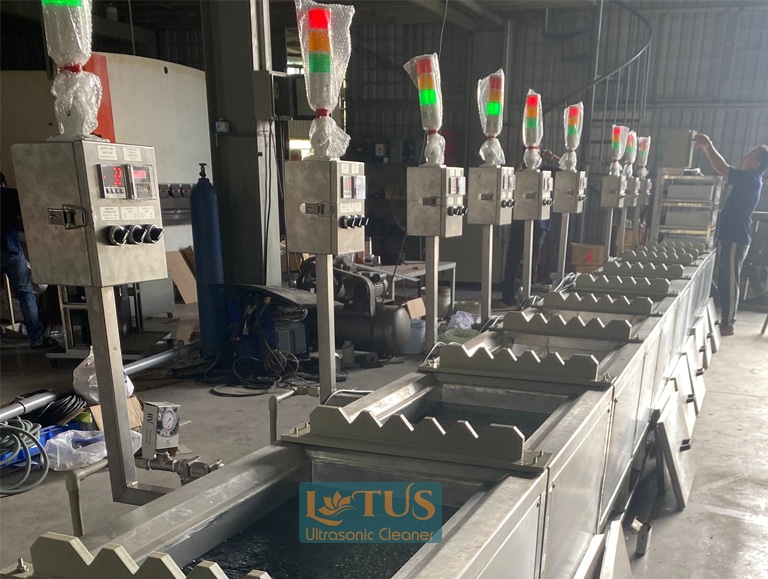 Máy rửa siêu âm công nghiệp 7 Chuyền rửa sóng siêu âm Lotus